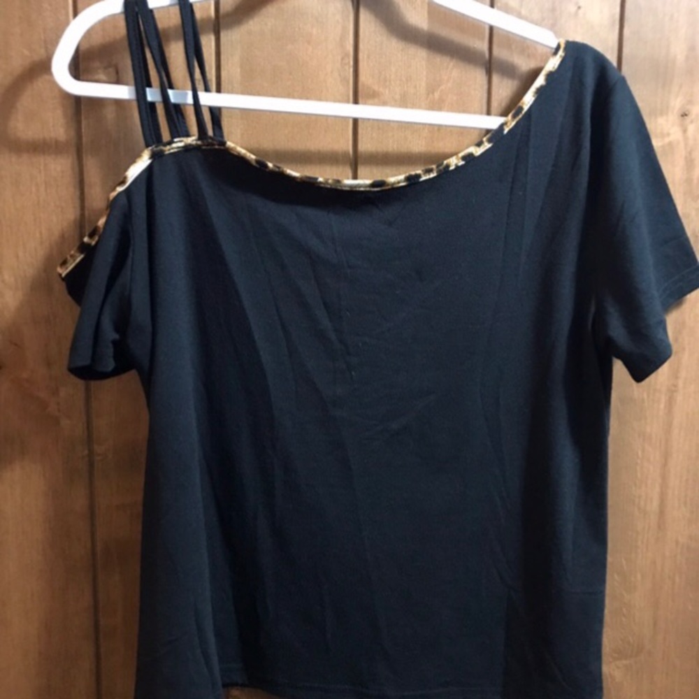 Womens Strappy Shirt with Leopard Print Accent - Picture 3 of 4